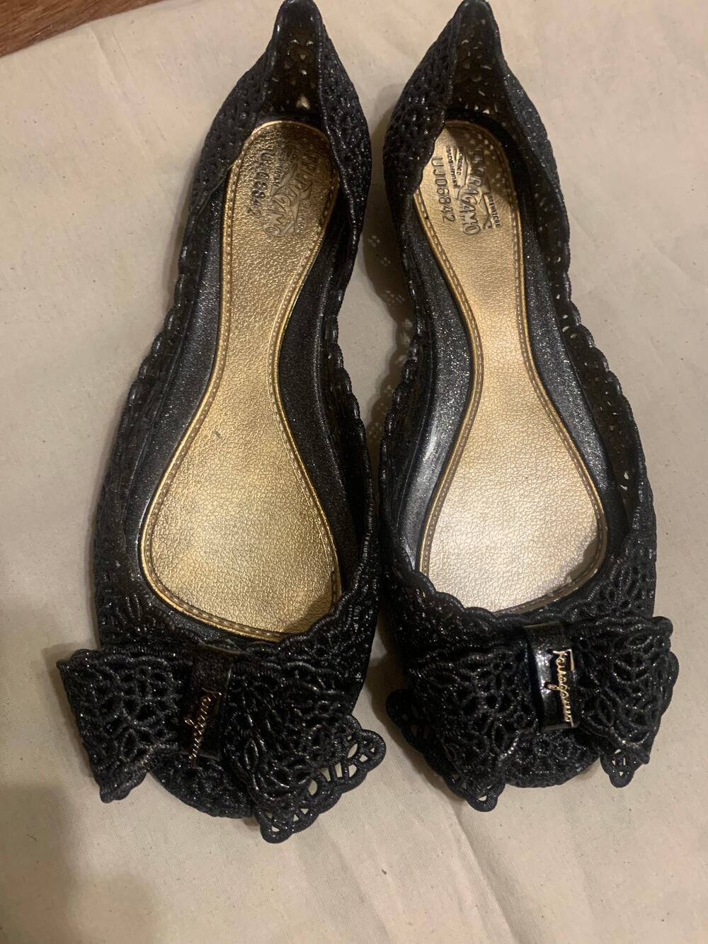Salvatore Ferragamo black Vara bow ballet flats
